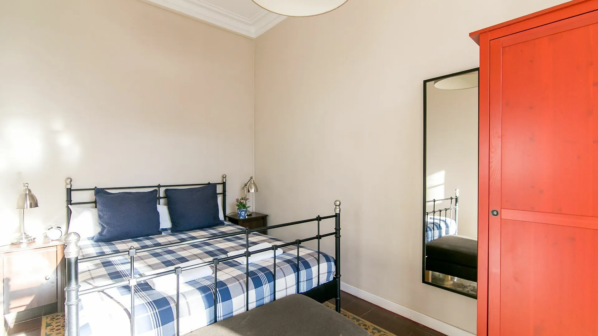 Placa Universitat Apartments Barcelona