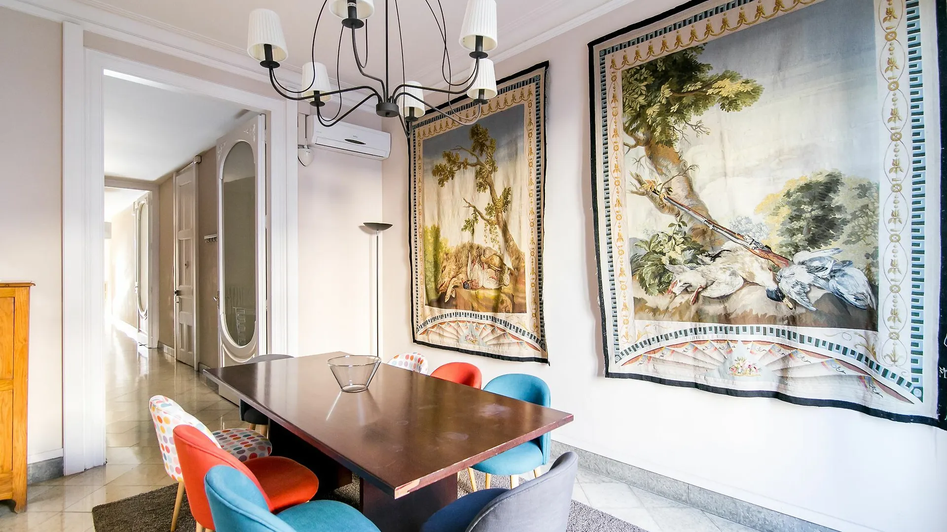 Placa Universitat Apartments Barcelona