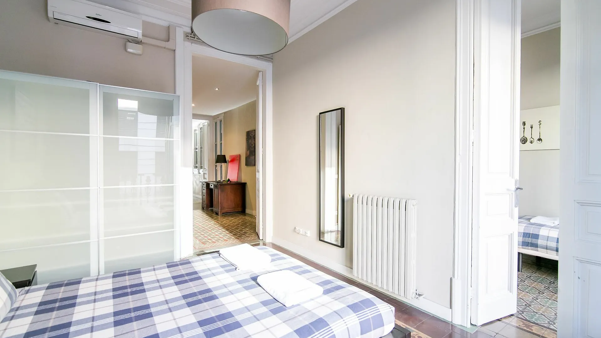 Placa Universitat Apartments Barcelona